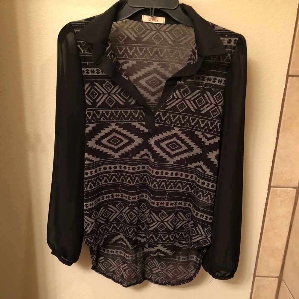 🆕  Black tribal print top